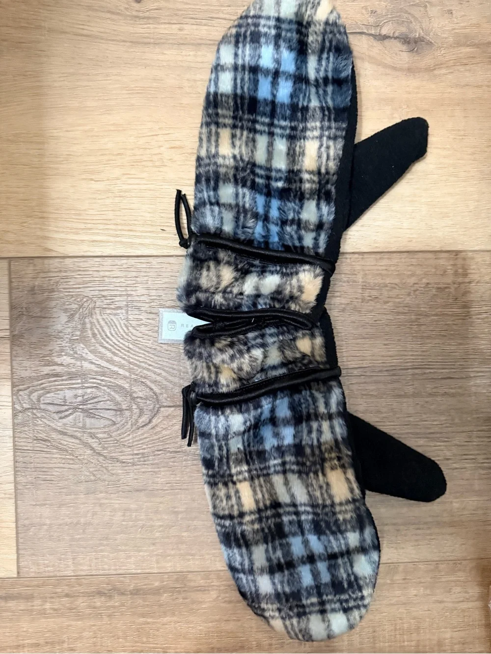 Kenneth Cole Reaction Plaid mittens NWT